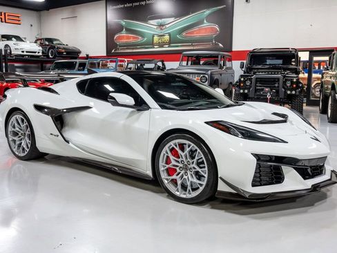 Used 2026 Chevrolet Corvette ZR1 w/ ZR1 Carbon Fiber Aero Package image 10