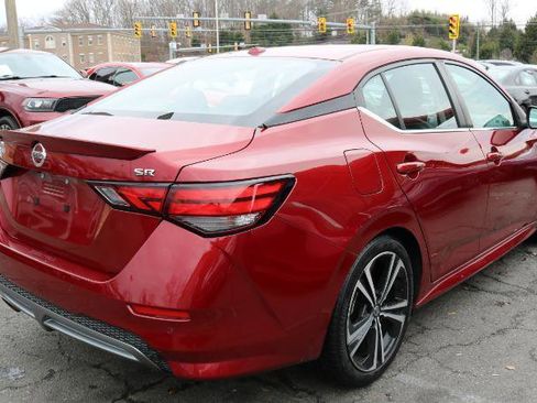 Used 2021 Nissan Sentra SR w/ SR Premium Package image 8