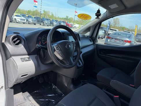 Used 2018 Nissan NV200 SV w/ Navigation Package image 15