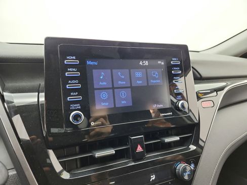 Used 2021 Toyota Camry SE FWD image 9