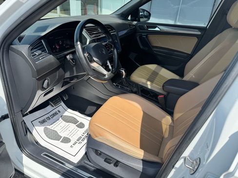 Used 2022 Volkswagen Tiguan SE R-Line image 14