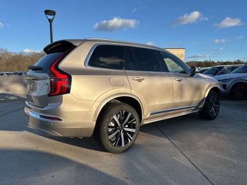 New 2026 Volvo XC90 B5 Core w/ Protection Package image 7