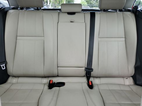 Used 2018 Land Rover Range Rover Velar S image 25