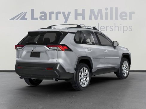 Certified 2023 Toyota RAV4 XLE Premium image 4