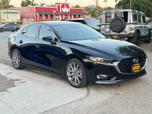 Used 2024 MAZDA MAZDA3 s FWD image 2