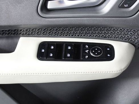 Certified 2023 Nissan Ariya FWD image 23