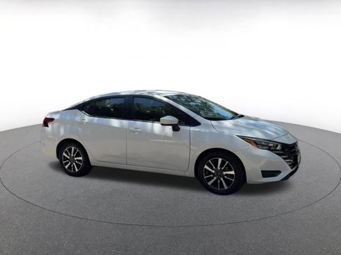 Used 2025 Nissan Versa SV FWD image 2