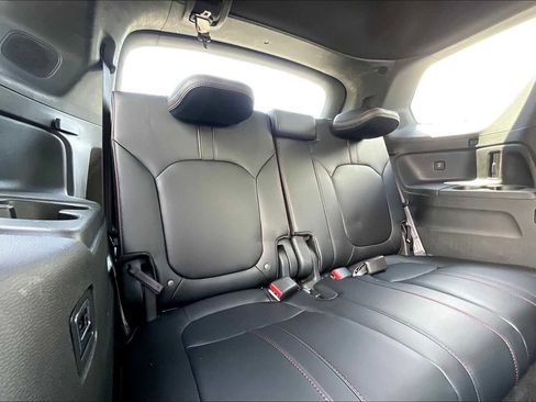 Used 2025 Honda Pilot Black Edition image 50