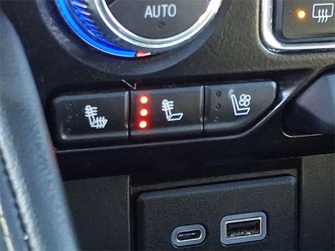 Used 2021 GMC Yukon SLT w/ SLT Luxury Plus Package image 30