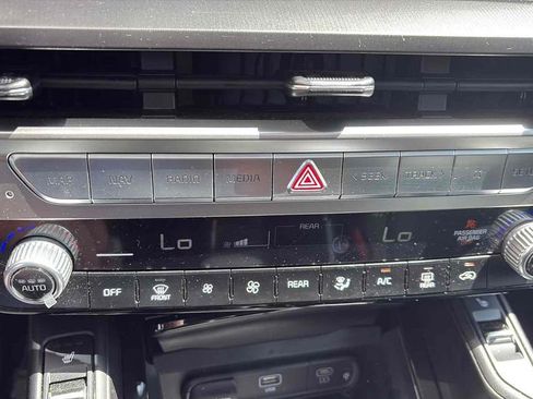 Used 2024 Kia Telluride S w/ S Sunroof Package image 17