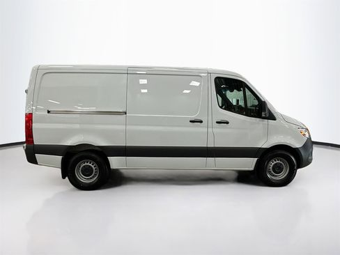 Used 2025 Mercedes-Benz Sprinter 2500 image 9