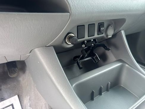 Used 2011 Toyota Tacoma 4x4 Double Cab w/ SR5 Pkg #2 image 20