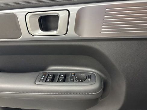 Used 2025 Hyundai Santa Fe SEL FWD image 29