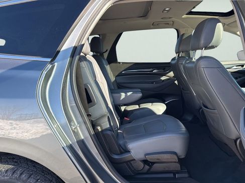 Used 2020 Buick Enclave Essence w/ Sound and Sites Package image 12