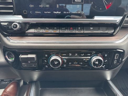 Certified 2024 GMC Sierra 1500 SLT w/ SLT Premium Plus Package image 35