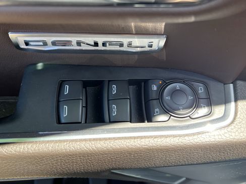 Used 2024 GMC Sierra 1500 Denali AWD/4WD image 15
