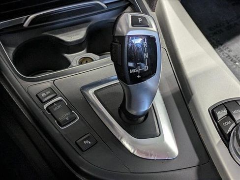 Used 2017 BMW 320i xDrive Sedan AWD/4WD image 12