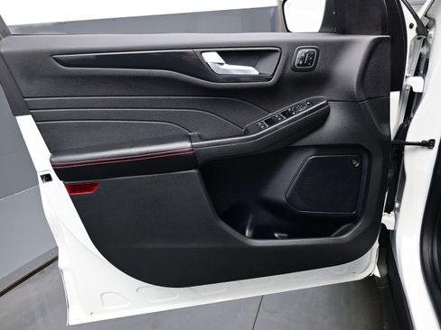 Used 2023 Ford Escape ST-Line Elite w/ Premium Technology Package AWD/4WD image 9