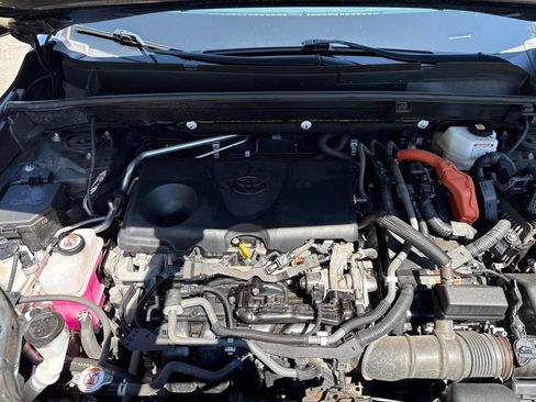 Used 2021 Toyota Venza XLE w/ Softex Package AWD/4WD image 13