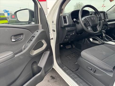 Certified 2024 Nissan Frontier SV image 13