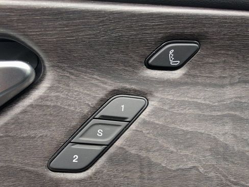 Used 2023 Jeep Grand Cherokee Overland w/ Luxury Tech Group IV image 17