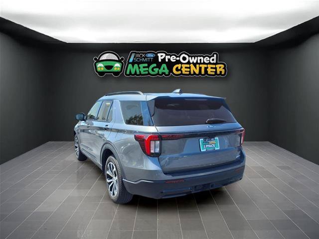 Certified 2025 Ford Explorer ST-Line AWD/4WD image 4