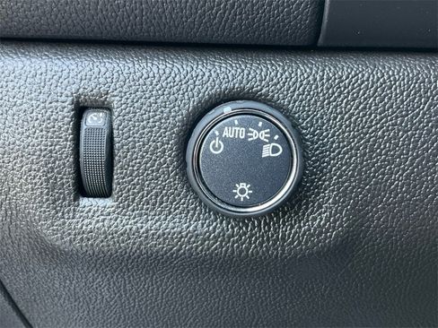 Used 2022 Chevrolet Colorado LT w/ Fleet Safety Package image 24