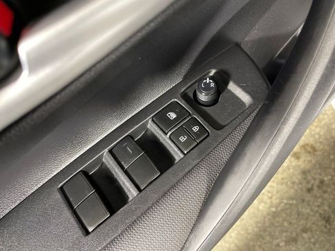 Used 2021 Toyota Corolla LE image 16