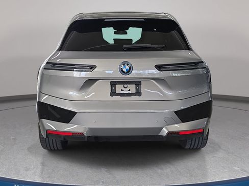 Used 2024 BMW iX xDrive50 w/ Sport Package AWD/4WD image 8