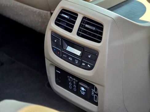 Used 2022 Honda Pilot Touring image 50