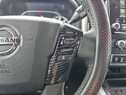 Used 2021 Nissan Titan SV w/ SV Convenience Package image 21