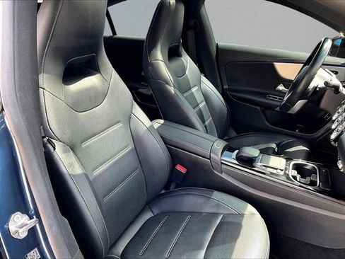 Used 2022 Mercedes-Benz CLA 250 4MATIC image 9