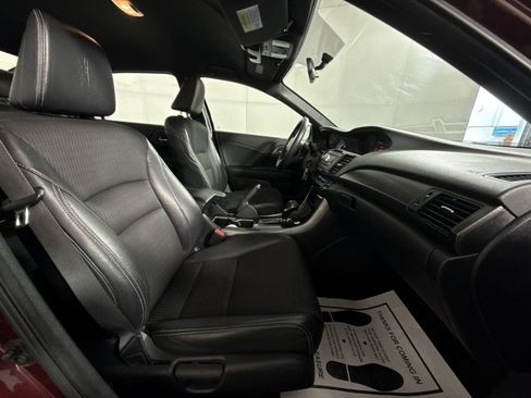 Used 2016 Honda Accord Sport image 26