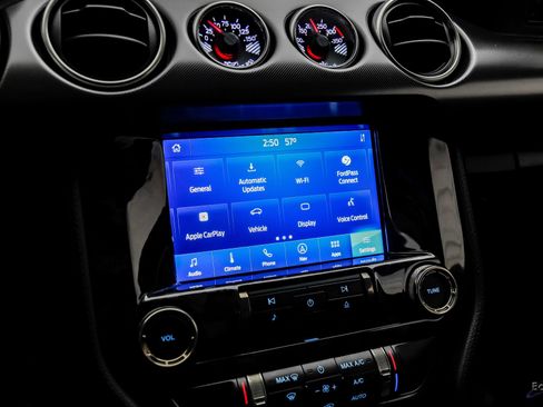 Used 2022 Ford Mustang Shelby GT500 w/ Technology Package RWD image 77