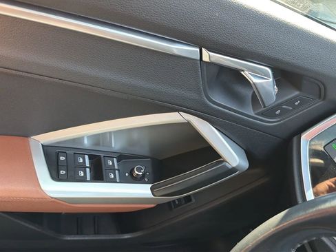 Used 2020 Audi Q3 2.0T Premium w/ Convenience Package AWD/4WD image 22