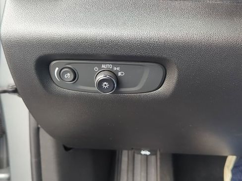 Used 2023 Chevrolet Traverse LT FWD image 20