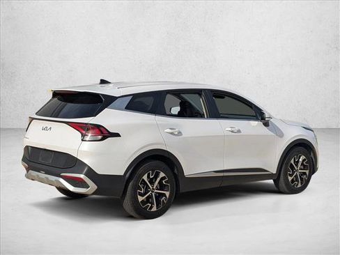 Used 2025 Kia Sportage EX FWD image 5