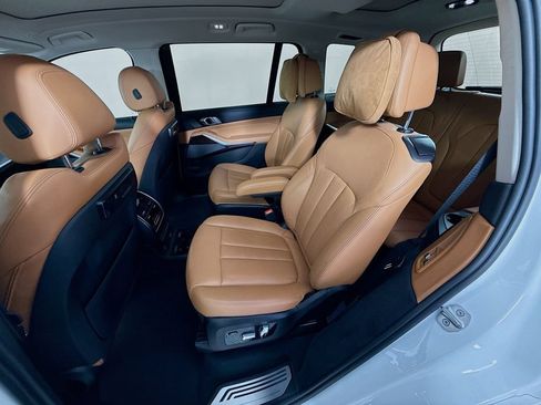 Used 2019 BMW X7 xDrive40i w/ Premium Package AWD/4WD image 26