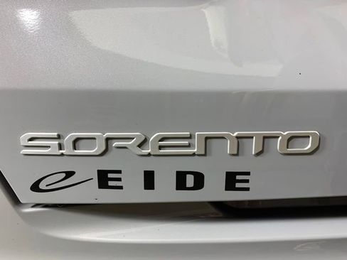 Used 2023 Kia Sorento SX image 40