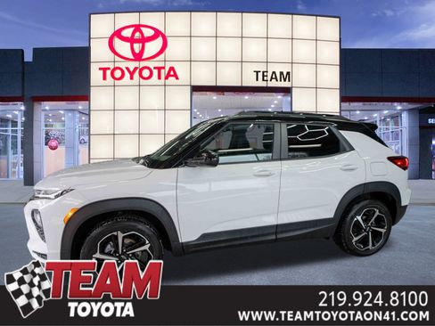 Used 2022 Chevrolet TrailBlazer RS w/ Sun and Liftgate Package image 1