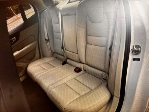 Used 2025 Volvo S60 B5 Plus image 5