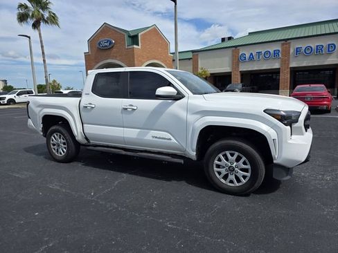 Used 2024 Toyota Tacoma SR5 w/ SR5 Upgrade Package AWD/4WD image 2