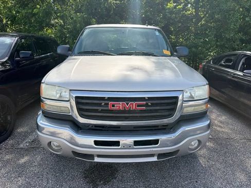 Used 2007 GMC Sierra 2500 SLT w/ Onstar Plus Package AWD/4WD image 3