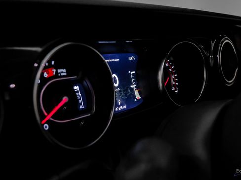 Used 2022 Jeep Wrangler Unlimited Rubicon w/ Xtreme Recon 35" Tire Package image 38