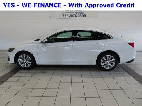 Used 2023 Chevrolet Malibu LT image 3