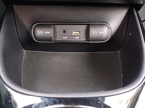 Used 2015 Kia Soul + w/ Audio Package image 33
