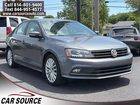 Used 2016 Volkswagen Jetta SEL w/ Lighting Package FWD image 3