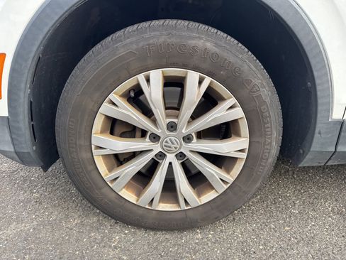 Used 2019 Volkswagen Tiguan SE w/ Panoramic Sunroof Package image 22