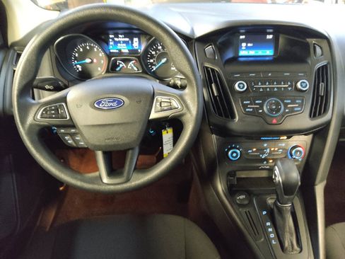 Used 2018 Ford Focus SE FWD image 22