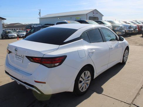 Used 2021 Nissan Sentra S image 8